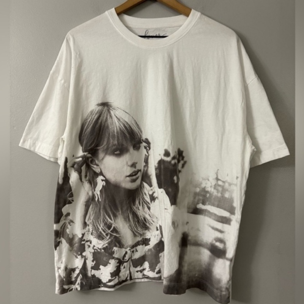 Taylor Swift Lover Era Graphic Tee White Monochrome Photo Shirt Large